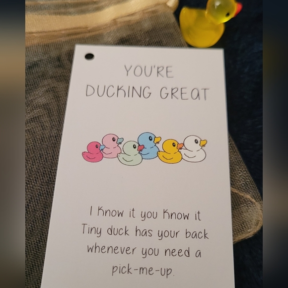 Pocket Hug Yellow Duck - Picture 3 of 4